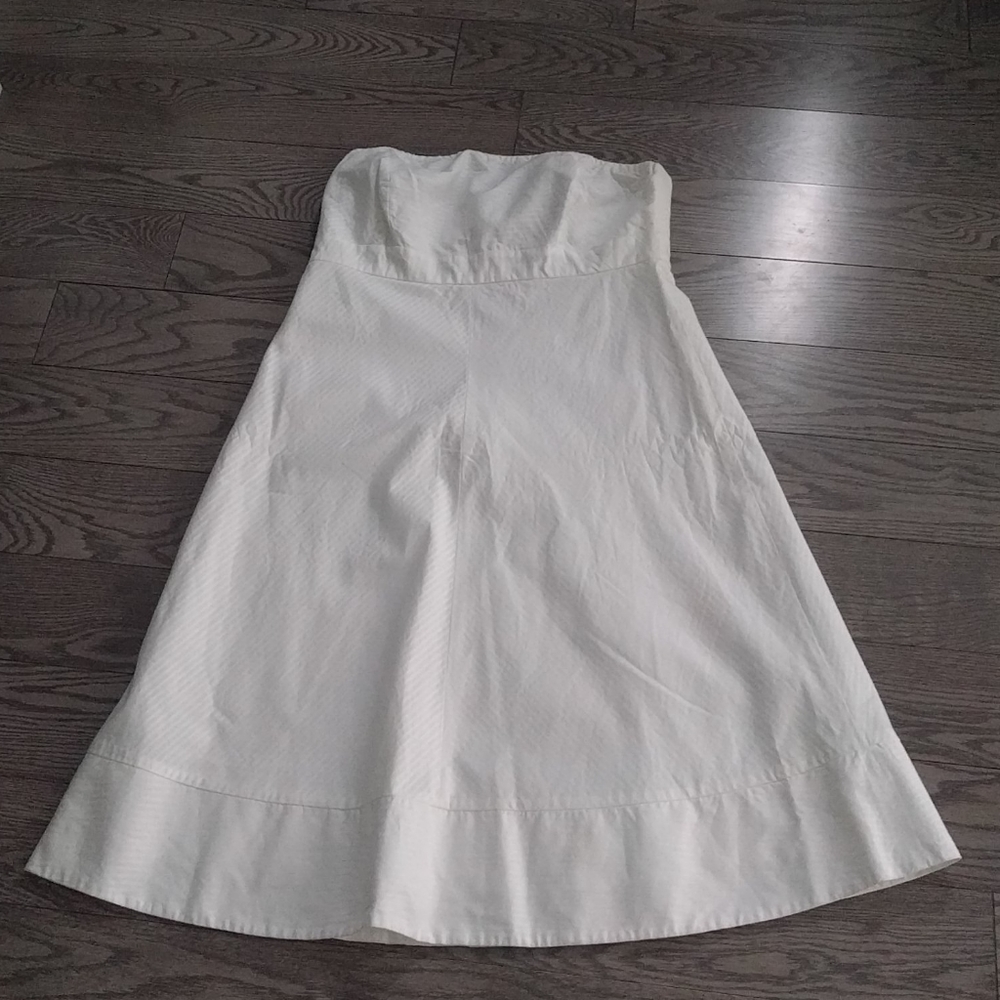 🍀🌺 Beautiful  white dress by Gap🍀🍀🍀